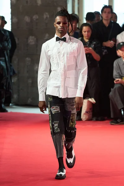 Look 32